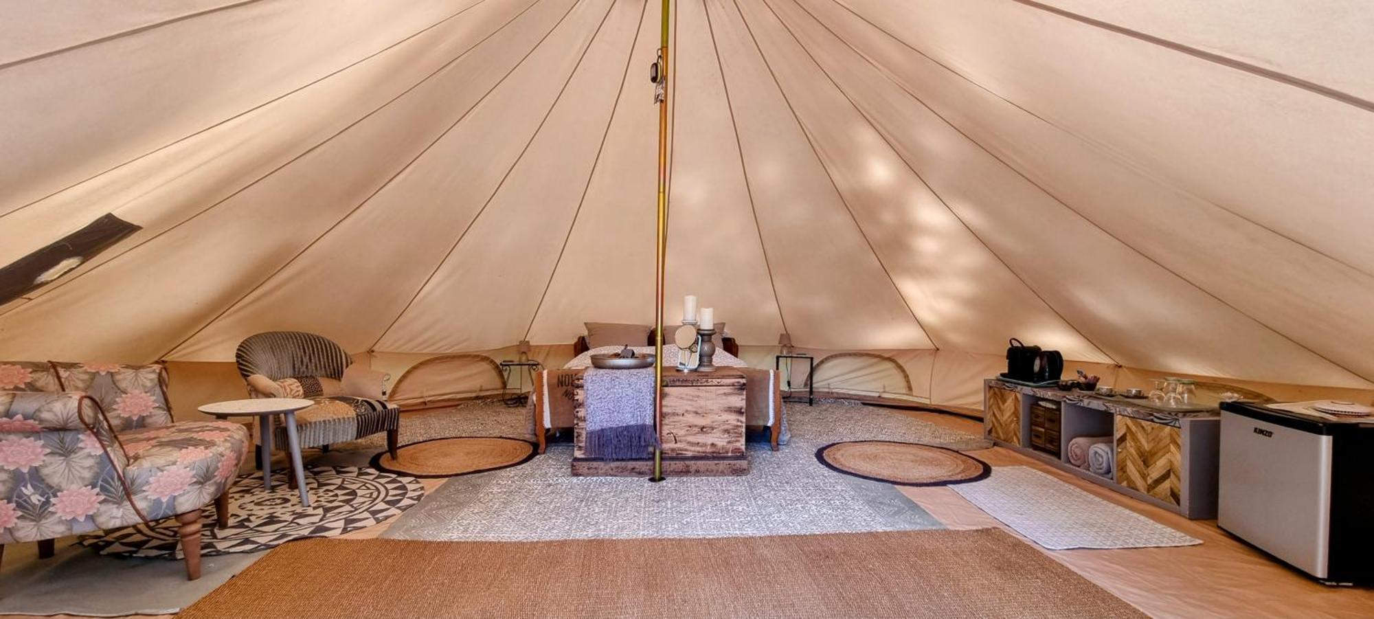 Luxury Bell Tent At Camping La Fortinerie Mouliherne Exterior photo